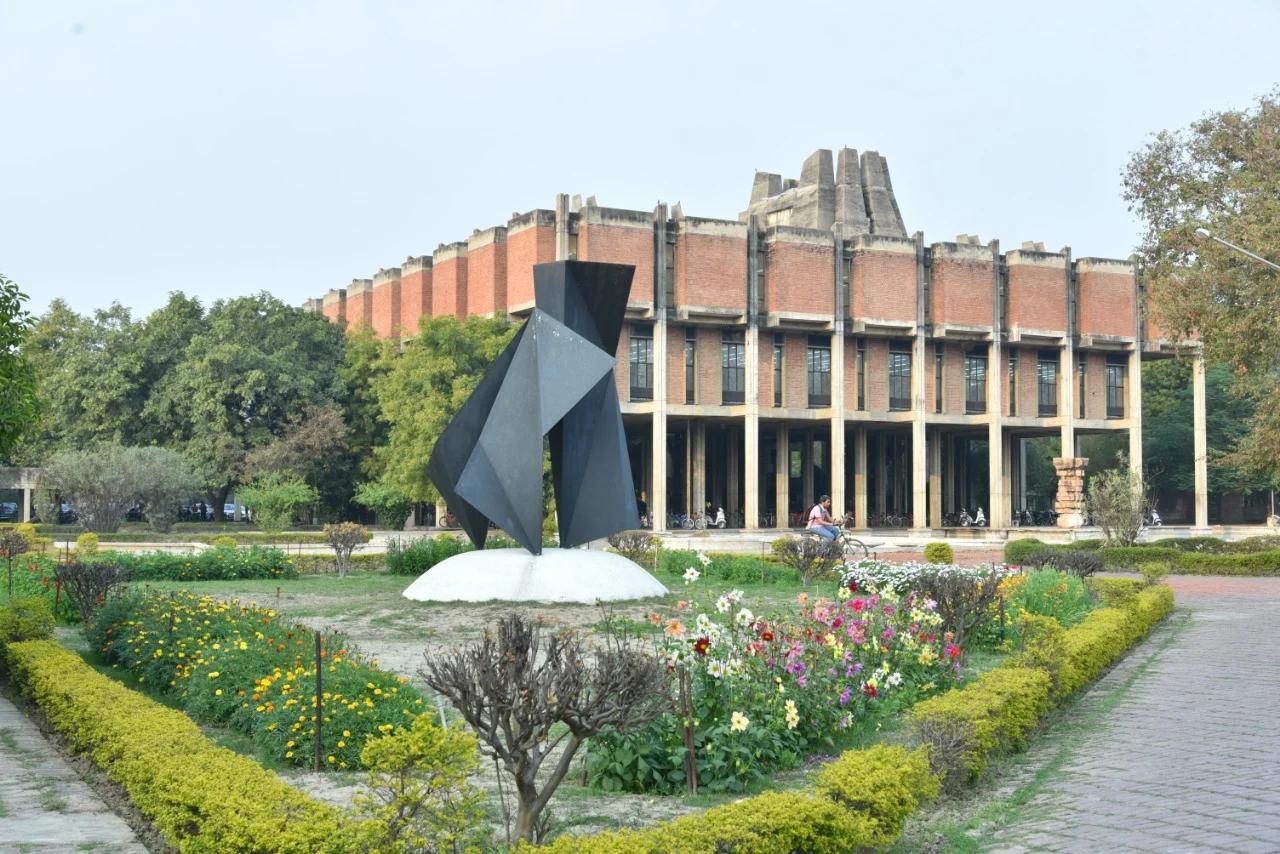 IIT Kanpur Infrastructure
